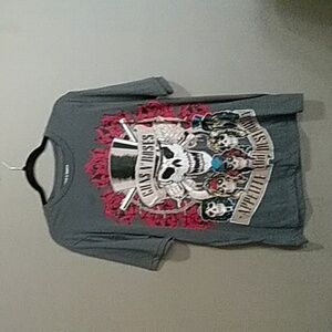 Graphic tshirt guns and roses size large
